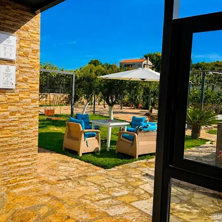 Belvedere & Himara