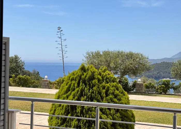 Belvedere & Apartmán Himarë